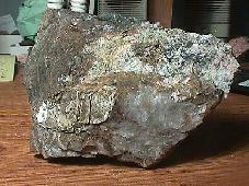 Rockbridgeite, Robertsite, Luecophosphate and Hureaulite on Quartz